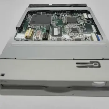 Fujitsu DynaMO MCP3130SS Internal SCSI 1.3 Gb Optical Drive